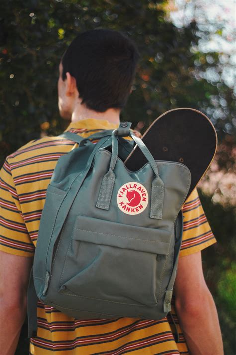 best skateboard backpack for traveling.